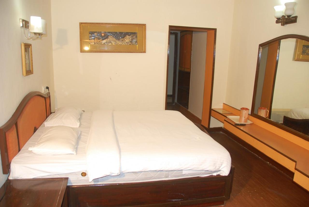 Hotel Sapphire Garden View อูตี ภายนอก รูปภาพ