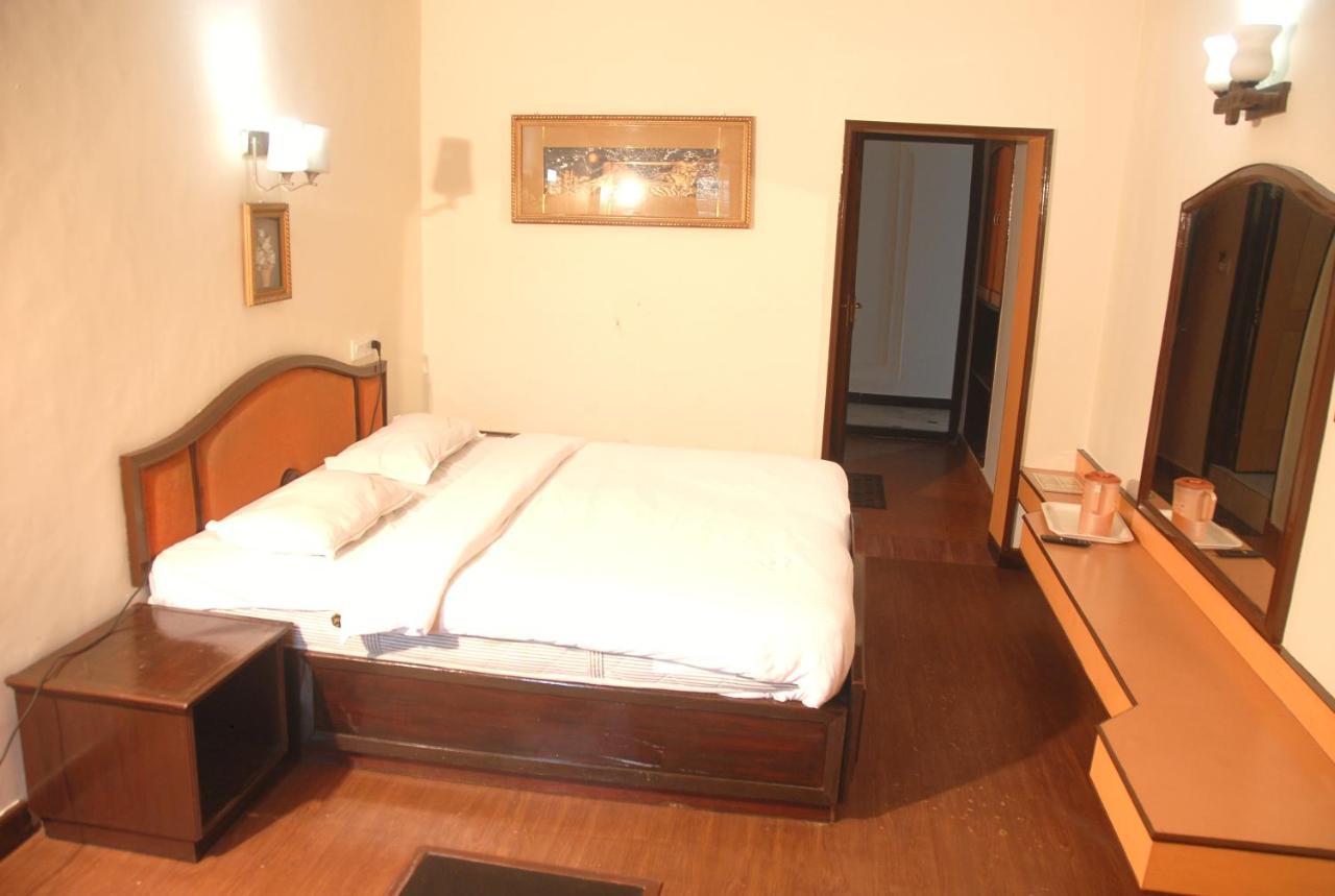 Hotel Sapphire Garden View อูตี ภายนอก รูปภาพ